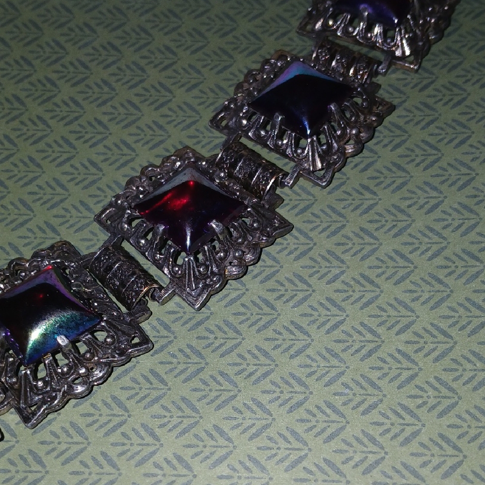 Vintage Elegant Silver and Red Women's Bracelet